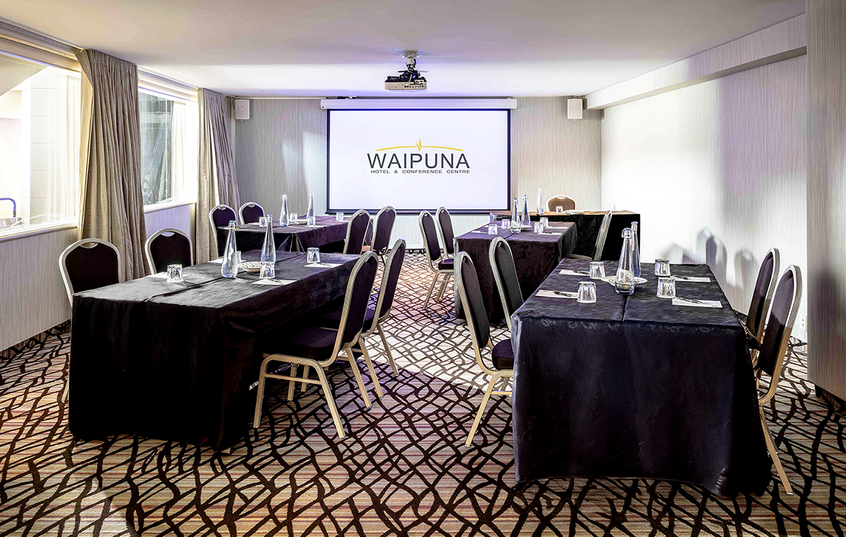  - Clifton-Room-Classroom-With-Screen 