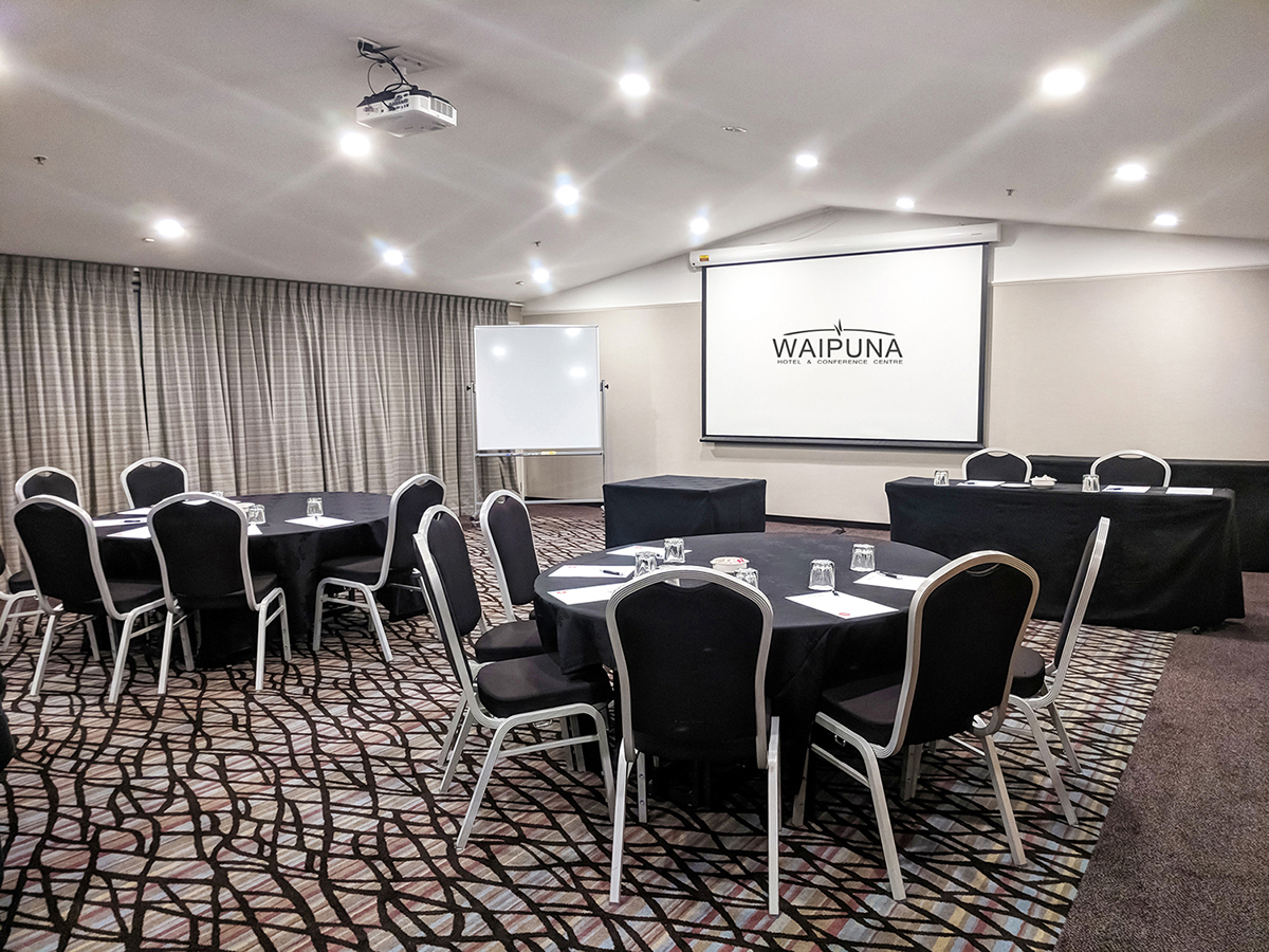  - Clifton-Room-Classroom-With-Screen 